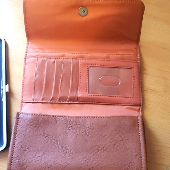 Wallets - Picture 3 of 3